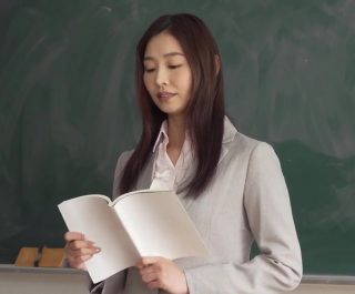 Chịch phê cặc cô giáo sống một mình
