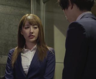 Ngủ nhờ nhà chén sếp nữ